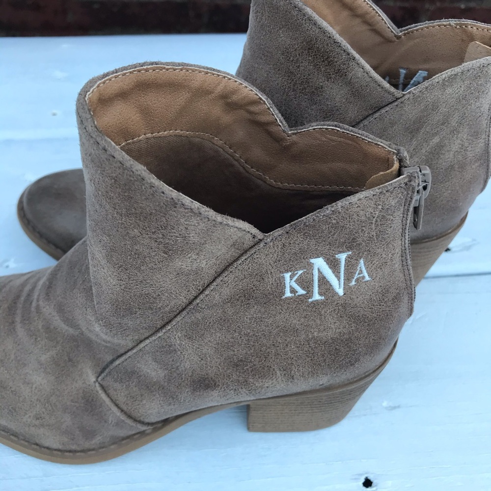NWOT Ankle Boots size 7.5 - Picture 3 of 6